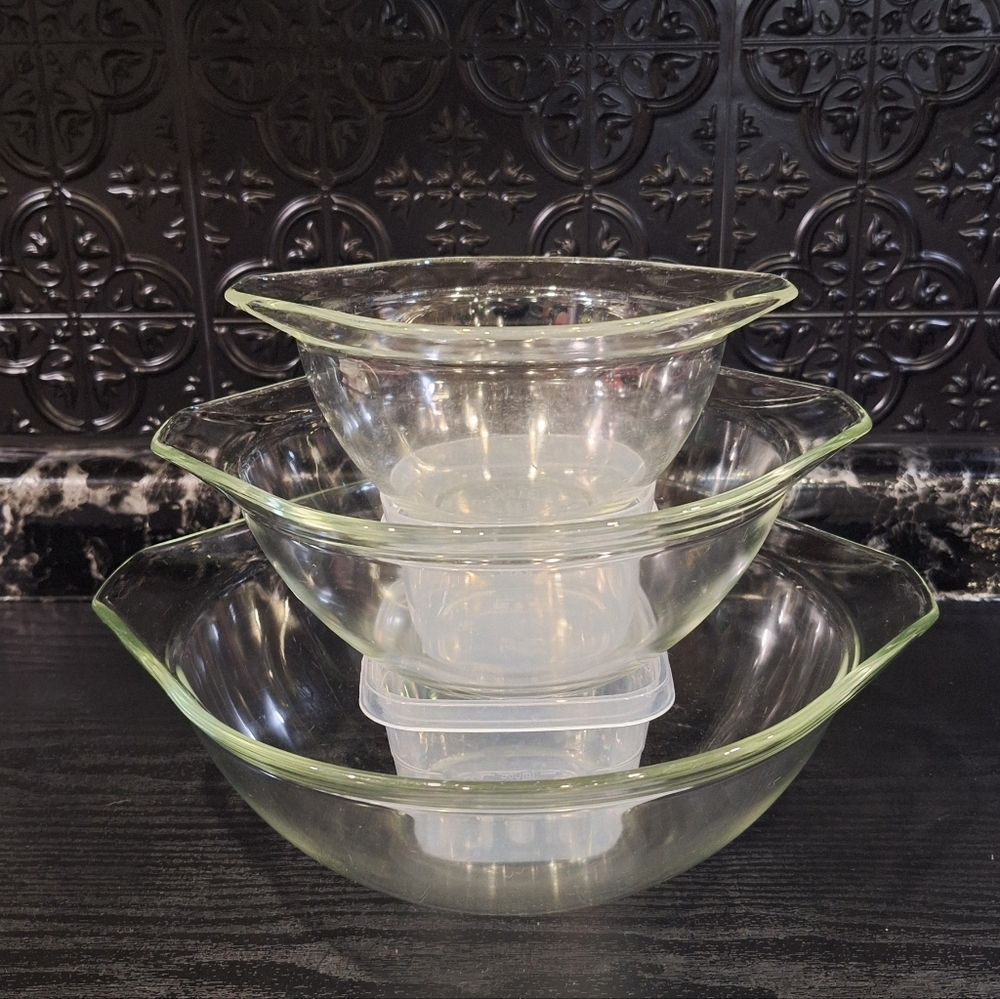 3pcs Pyrex Clear Glass Vintage Cinderella Nesting Bowls, Flare Rim Mixing Bowls